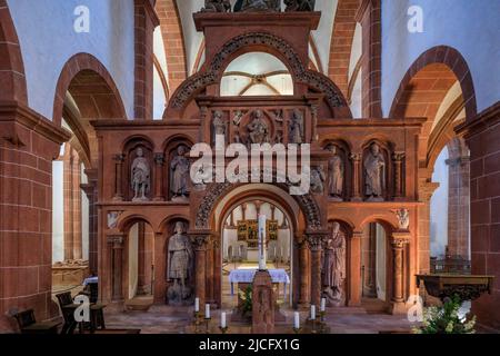 Basilica romanica sul Wechselburg con uno schermo di paludine in basalto rosso. La chiesa collegiata, come basilica tardo romanica, è uno dei grandi edifici romanici meglio conservati a est del Saale. Foto Stock