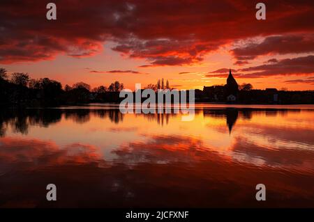 Impressione serale al lago della scuola di Möllner Foto Stock