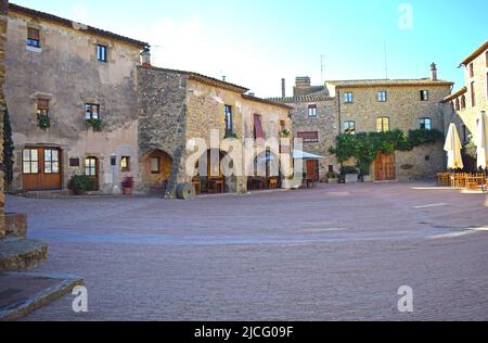 Strade di Monell, Girona Catalogna Spagna Foto Stock