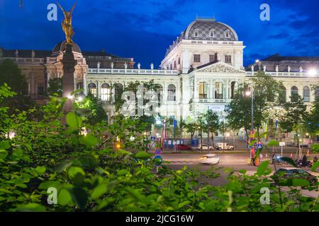Vienna, edificio principale dell'Università di Vienna, monumento di Liebenberg nel 01. Quartiere Città Vecchia, Vienna, Austria Foto Stock