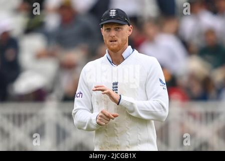 Nottingham, Regno Unito. 13th giugno 2022. Ben Stokes of England durante il gioco Credit: News Images /Alamy Live News Foto Stock