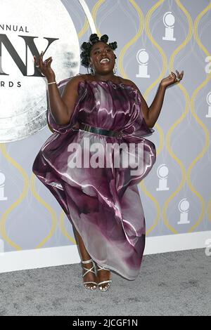 Danielle Brooks partecipa ai Tony Awards annuali 75th il 12 giugno 2022 alla radio City Music Hall di New York, New York, USA. Robin Platzer/ Twin Images/ Credit: Sipa USA/Alamy Live News Foto Stock