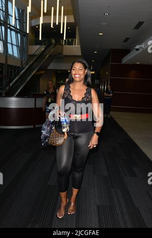 PEMBROKE PINES, FL - GIUGNO 10: Omarosa partecipa al Celebrity Boxing Match Weigh in al Charles Dodge Center il 10 Giugno 2022 a Pembroke Pines, Florida. (Foto di JL/Sipa USA) Foto Stock