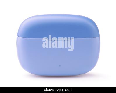 Vista frontale della custodia di ricarica delle cuffie wireless blu chiusa isolata in bianco Foto Stock