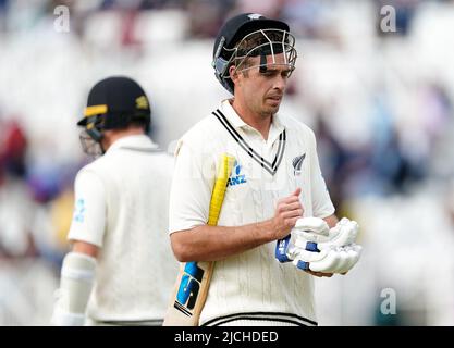 Tim Southee della Nuova Zelanda reagisce al suo licenziamento durante il quarto giorno della seconda partita LV= Insurance Test Series a Trent Bridge, Nottingham. Data foto: Lunedì 13 giugno 2022. Foto Stock