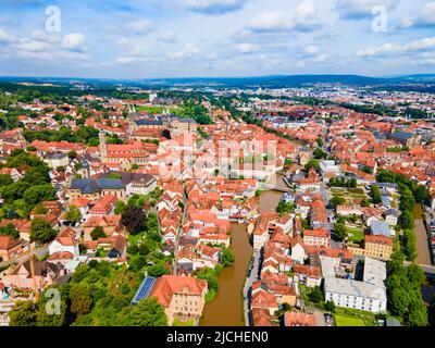 Vista panoramica aerea della città vecchia di Bamberg. Bamberg è una città situata sul fiume Regnitz, in Germania, in alta Franconia. Foto Stock