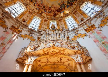 Ettal, Germania - 03 luglio 2021: Ettal Abbey Interior, è un monastero benedettino nel villaggio di Ettal vicino a Oberammergau e Garmisch-Partenk Foto Stock