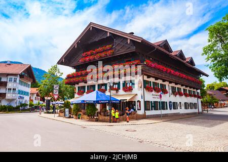 Oberammergau, Germania - 03 luglio 2021: Beauty Hafner Stuben ristorante edificio nella città di Oberammergau in Baviera, Germania Foto Stock