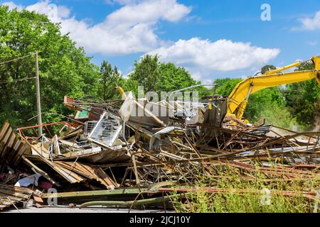 Usato il metallo nei rifiuti dopo lo smantellamento dell'edificio Foto Stock