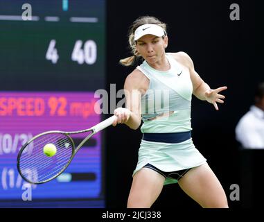 13th giugno 2022; Edgbaston Priory Club, Edgbaston, Birmingham, Regno Unito; Torneo di tennis di prato classico di Birmingham; Simona Halep ROU fronte contro Lesia Tsurenko UKR Foto Stock