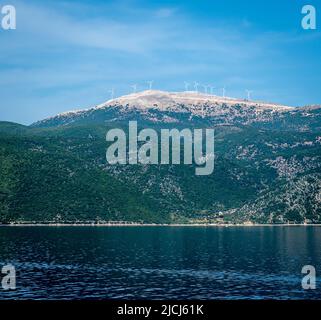 Fattorie eoliche di montagna sull'isola di Cefalonia, Grecia. Foto Stock