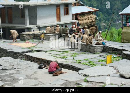 Vilalge Malana, Himachal Pradesh, la sessione del più antico parlamento del mondo Foto Stock