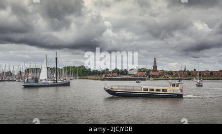 Enkhuizen, Paesi Bassi - Agosto 18,2021: Villaggio tradizionale olandese nel Museo di Zuiderzee sul Lago IJssel. Foto Stock