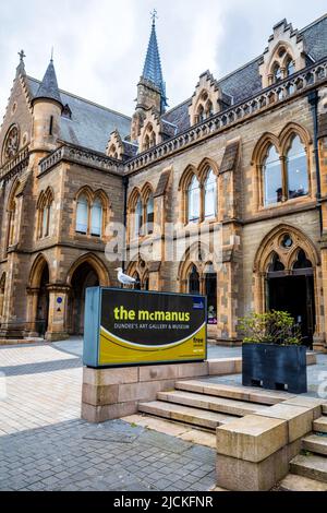 The McManus Art Gallery & Museum Dundee - architetto George Gilbert Scott, aperto come Albert Institute 1867, ristrutturato nel 2010 come McManus. Foto Stock