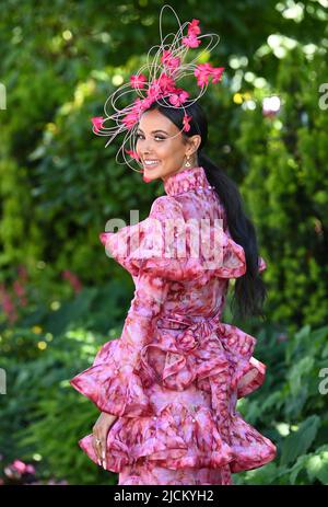 Giugno 14th, 2022. Ascot, Regno Unito. Maya Jama al Royal Ascot 2022. Credit: Doug Peters/EMPICS/Alamy Live News Foto Stock