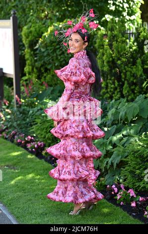 Maya Jama al Royal Ascot 2022. Credito: Doug Peters/EMPICS Foto Stock