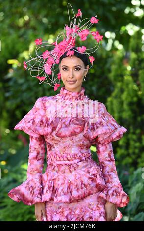 Maya Jama al Royal Ascot 2022. Credito: Doug Peters/EMPICS Foto Stock