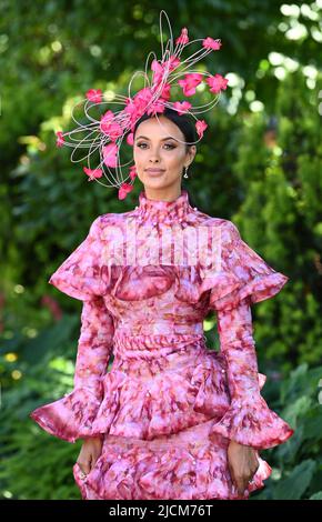 Maya Jama al Royal Ascot 2022. Credito: Doug Peters/EMPICS Foto Stock