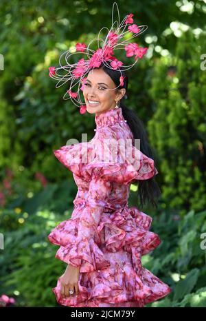 Giugno 14th, 2022. Ascot, Regno Unito. Maya Jama al Royal Ascot 2022. Credit: Doug Peters/EMPICS/Alamy Live News Foto Stock