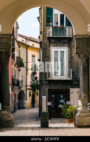 Vista sul villaggio meridionale di Sant'Agata de' Goti, Italia Foto Stock