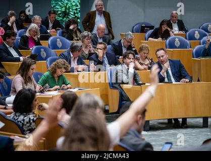 2022-06-14 15:16:30 L'AIA - il gruppo VVD con Sophie Hermans (VVD) e il gruppo CDA con Pieter Heerma (CDA) durante l'ora settimanale delle interrogazioni alla Camera dei rappresentanti. ANP BART MAAT uscita paesi bassi - uscita belgio Foto Stock