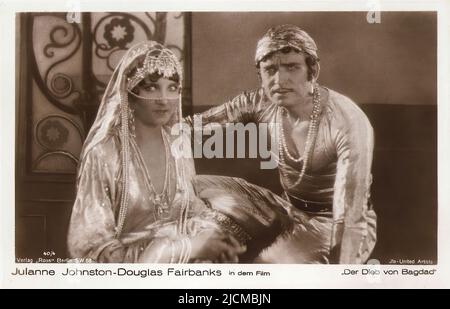 Ritratto di Douglas Fairbanks e Julanne Johnston nel ladro di Bagdad (1924) - era Silent Hollywood Foto Stock