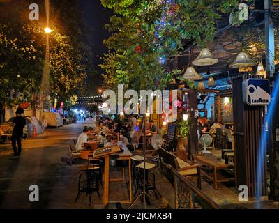 Turisti nella zona di Khao San Road, Bangkok Foto Stock