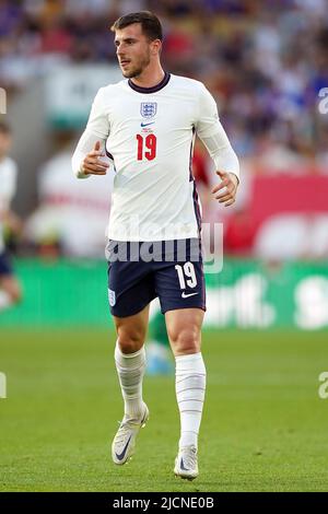 Wolverhampton, Regno Unito. 14th giugno 2022. Mason Mount of England guarda avanti. Lega delle Nazioni UEFA, partita del gruppo c, Inghilterra contro Ungheria allo stadio Molineux di Wolverhampton, Inghilterra martedì 14th giugno 2022. Solo per uso editoriale. pic by Steffan BowenAndrew Orchard SPORTS photography/Alamy Live News Credit: Andrew Orchard SPORTS photography/Alamy Live News Foto Stock