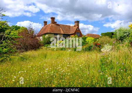 Grande Dixter, la casa e il giardino del famoso designer e scrittore giardino, il defunto Christopher Lloyd, Northiam, East Sussex, Regno Unito Foto Stock