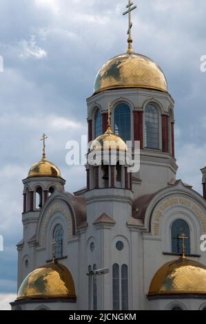 La Chiesa a sangue in onore di tutti i Santi splendente in Terra Russa è una chiesa ortodossa russa di Ekaterinburg. Foto Stock