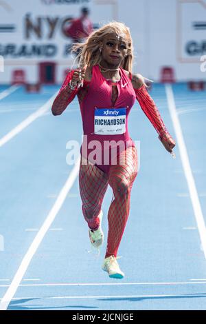 Secondo posto il finisher Shaa'Carri Richardson (USA) nel 100m femminile al. Gran Premio di New York 2022. Foto Stock