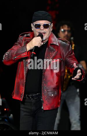 12 giugno 2022, Roma, Italia: Vasco Rossi durante il concerto, Vasco Live, al Circo massimo, 12th giugno 2022, Roma, Italia. (Credit Image: © Domenico Cippitelli/Pacific Press via ZUMA Press Wire) Foto Stock