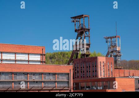 Vecchie torri e costruzione di alberi di miniera, museo la Mine Wendel, Petite-Rosselle, Mosella (57), regione Grand Est, Francia Foto Stock