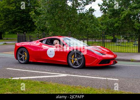2015 rosso FERRARI 458 AB 4497cc 7 velocità automatica; automobili ha presentato durante l'anno 58th del Manchester to Blackpool Touring Assembly per Veteran, Vintage, Classic e le automobili care. Foto Stock