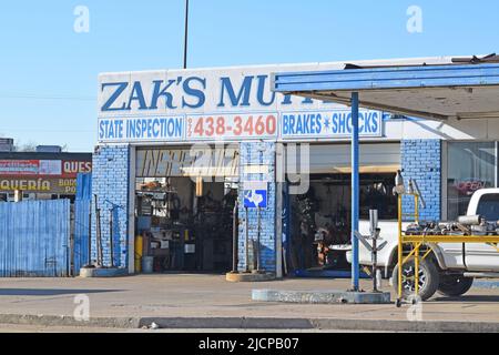 Zak's Muffler e negozio di riparazione auto a Irving, Texas Foto Stock