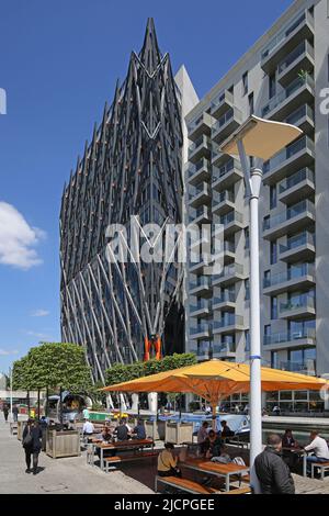 Il Brunel Building, parte del nuovo sviluppo di Merchant Square sul Canal Basin Grand Union, Paddington, Londra, Regno Unito Foto Stock