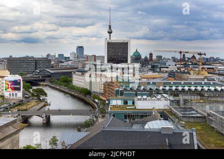 Vista sopraelevata su Berlino dal tetto dell'edificio del Reichstag, Berlino, Germania. Foto Stock