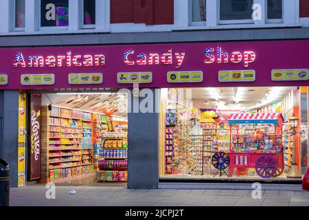 Gli American Candy Shops sono cresciuti in modo drastico su Oxford Street, che ora stanno affrontando delle probs da parte del Westminster Council su presunto Money launde Foto Stock