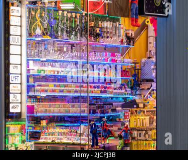 Gli American Candy Shops sono cresciuti in modo drastico su Oxford Street, che ora stanno affrontando delle probs da parte del Westminster Council su presunto Money launde Foto Stock