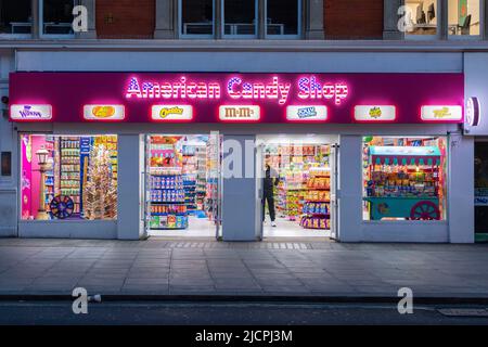 Gli American Candy Shops sono cresciuti in modo drastico su Oxford Street, che ora stanno affrontando delle probs da parte del Westminster Council su presunto Money launde Foto Stock