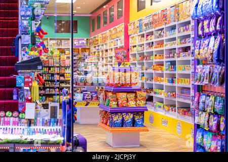 Gli American Candy Shops sono cresciuti in modo drastico su Oxford Street, che ora stanno affrontando delle probs da parte del Westminster Council su presunto Money launde Foto Stock