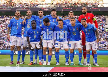 Mönchengladbach, GERMANIA - GIUGNO 14: Foto d'Italia con Gianluigi DONNARUMMA d'Italia, Leonardo Spinazzola d'Italia, Gianluca Mancini d'Italia, Davide Calabria d'Italia, Degnand Wilfried Gnonto d'Italia, Bryan Cristante d'Italia, Matteo Politano d'Italia, Nicola Barella d'Italia, Davide Frattesi d'Italia, Giacomo Raspadori d'Italia e /i23 prima della partita della UEFA Nations League tra Germania e Italia al Borussia-Park il 14 giugno 2022 a Mönchengladbach, Germania (Foto di Joris Verwijst/Orange Pictures) Foto Stock