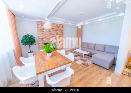 Interni moderni e minimalisti del soggiorno. Design domestico Foto Stock