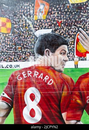 Murale del Liverpool FC con Steven Gerrard, Anfield, Liverpool, Inghilterra, Regno Unito Foto Stock