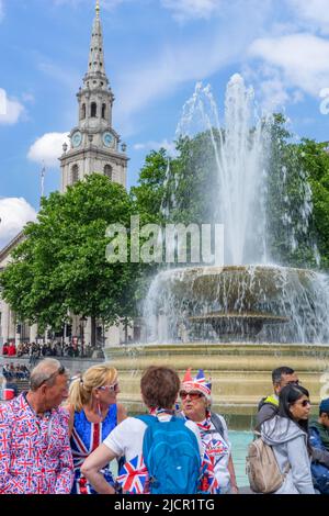 Trafalgar Square prende il nome dalla battaglia di Trafalgar, una vittoria navale britannica nelle guerre napoleoniche con Francia e Spagna Foto Stock