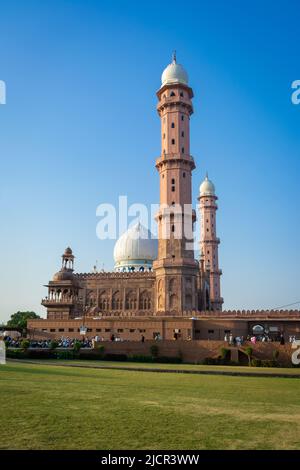 BHOPAL, MADHYA PRADESH, INDIA - 29 MAGGIO 2022: Taj UL Masajid, Bhopal, Madhya Pradesh, India. Una delle moschee più grandi dell'Asia Foto Stock