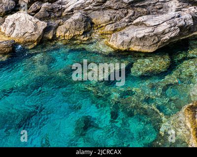 Vista aerea della superficie trasparente del mare, Amorgos, grecia Foto Stock