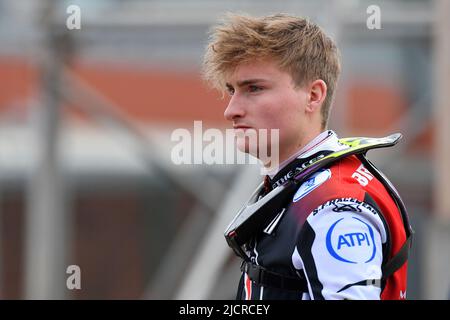 Manchester, Regno Unito. 06th Ott 2020. MANCHESTER, REGNO UNITO. GIUGNO 13th Tom Brennan (riserva) di Belle Vue ‘ATPI’ Aces durante la partita di premiership SGB tra Belle Vue Aces e Wolverhampton Wolves al National Speedway Stadium di Manchester lunedì 13th giugno 2022. (Credit: Eddie Garvey| MI News) Credit: MI News & Sport /Alamy Live News Foto Stock