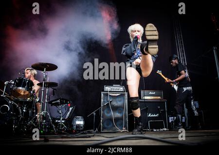 Copenaghen, Danimarca. 15th giugno 2022. Il gruppo musicale britannico Wargasm suona un concerto dal vivo durante il festival danese dei metalli pesanti Copenhell 2022 a Copenaghen. Qui il cantante Milkie Way è visto dal vivo sul palco. (Photo Credit: Gonzales Photo/Alamy Live News Foto Stock