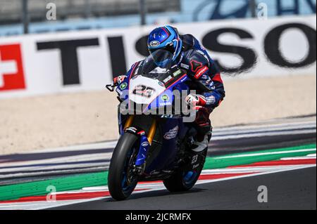 Misano World Circuit “Marco Simoncelli”, Misano Adriatico, 10 giugno 2022, Christophe Ponsson fra Yamaha YZF R1 Gil Motor Sport-Yamaha durante Foto Stock